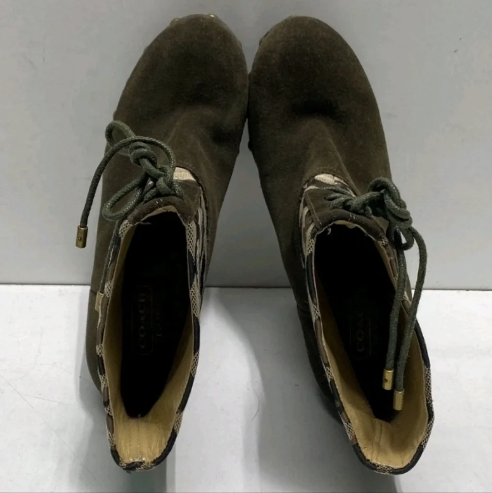 Coach boots image